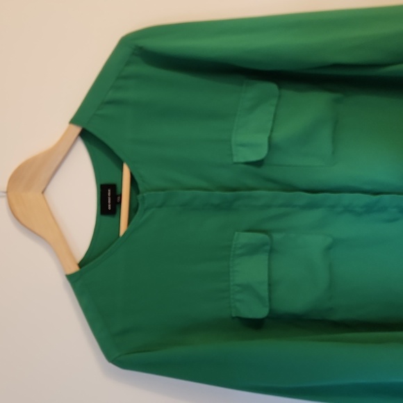 Lightweight Chiffon-Like Green Hidden Button Blouse - Picture 3 of 3